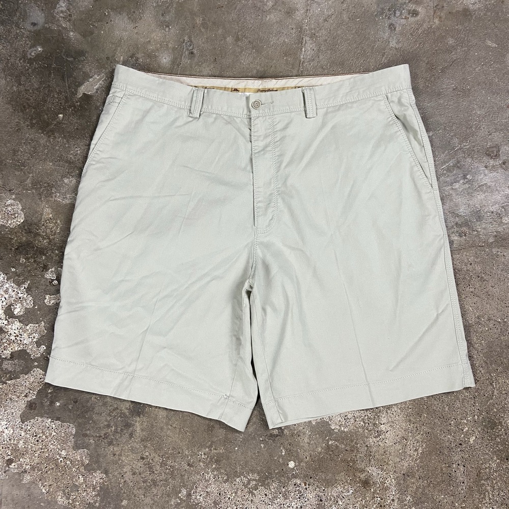 Tommy Bahama Borocay Chino Shorts Size 38 Beige Pleated Fishing Golf Wear